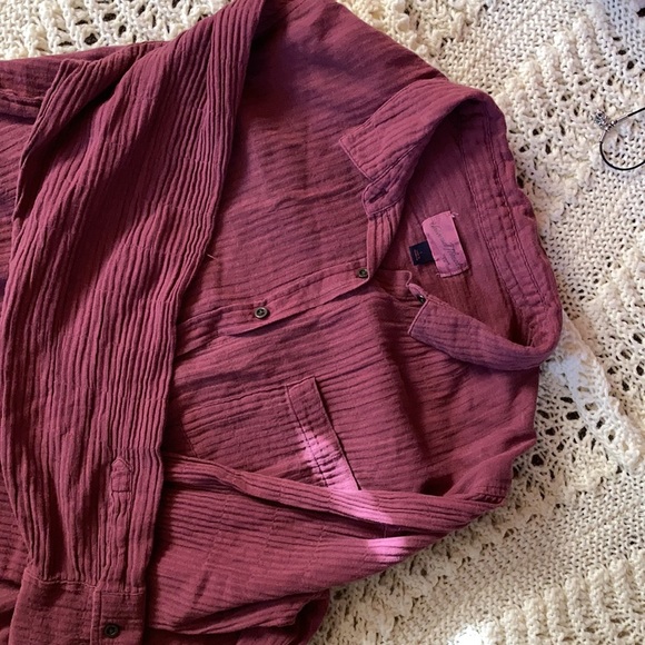 Distressed Universal Thread button down - Picture 5 of 5